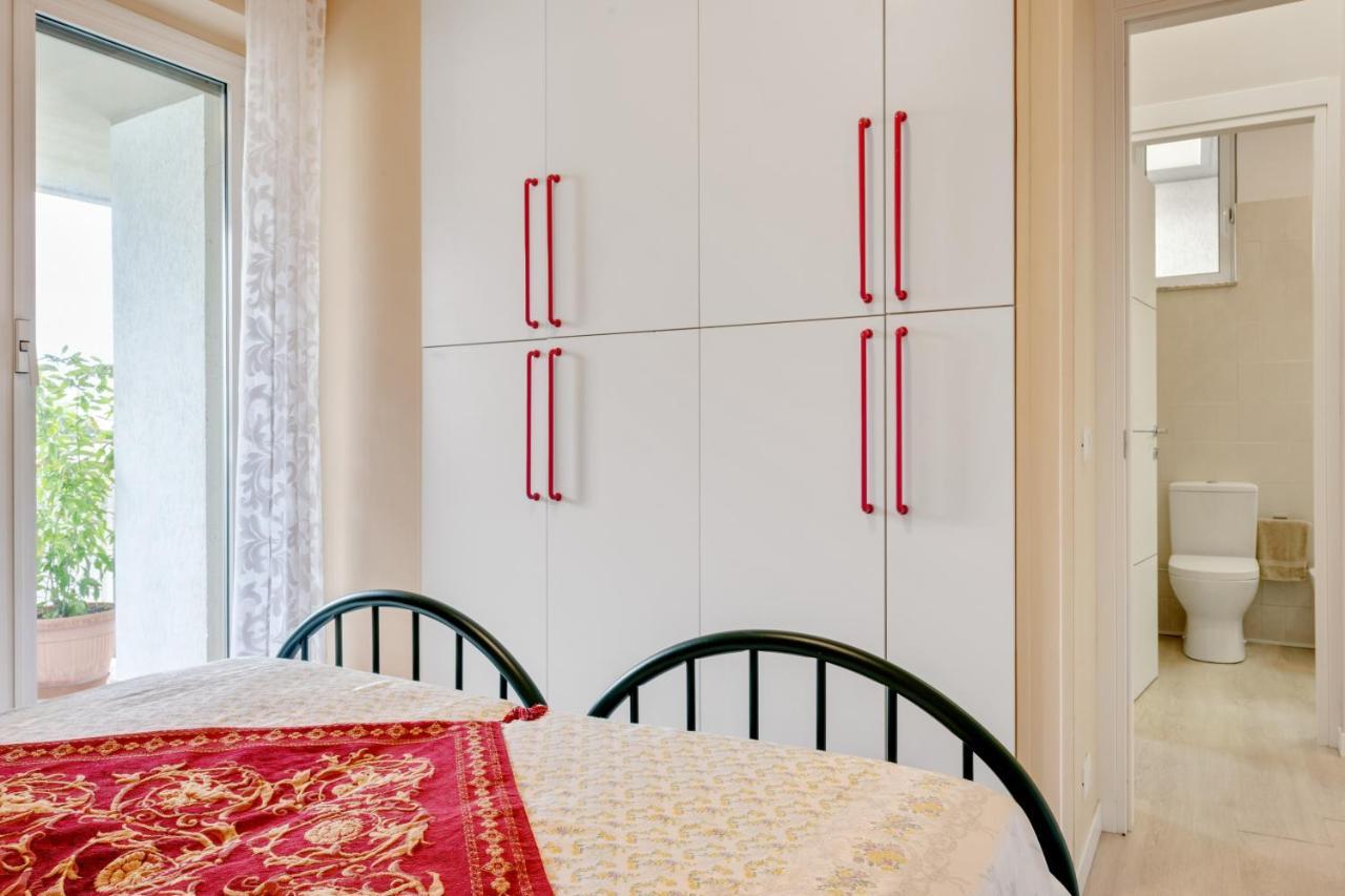 Luni Mare Bright Terrace Flat With Parking Apartment Marinella di Sarzana