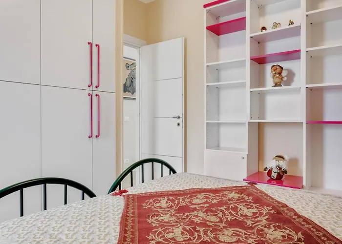 Luni Mare Bright Terrace Flat With Parking