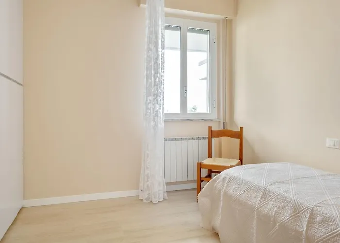 Luni Mare Bright Terrace Flat With Parking