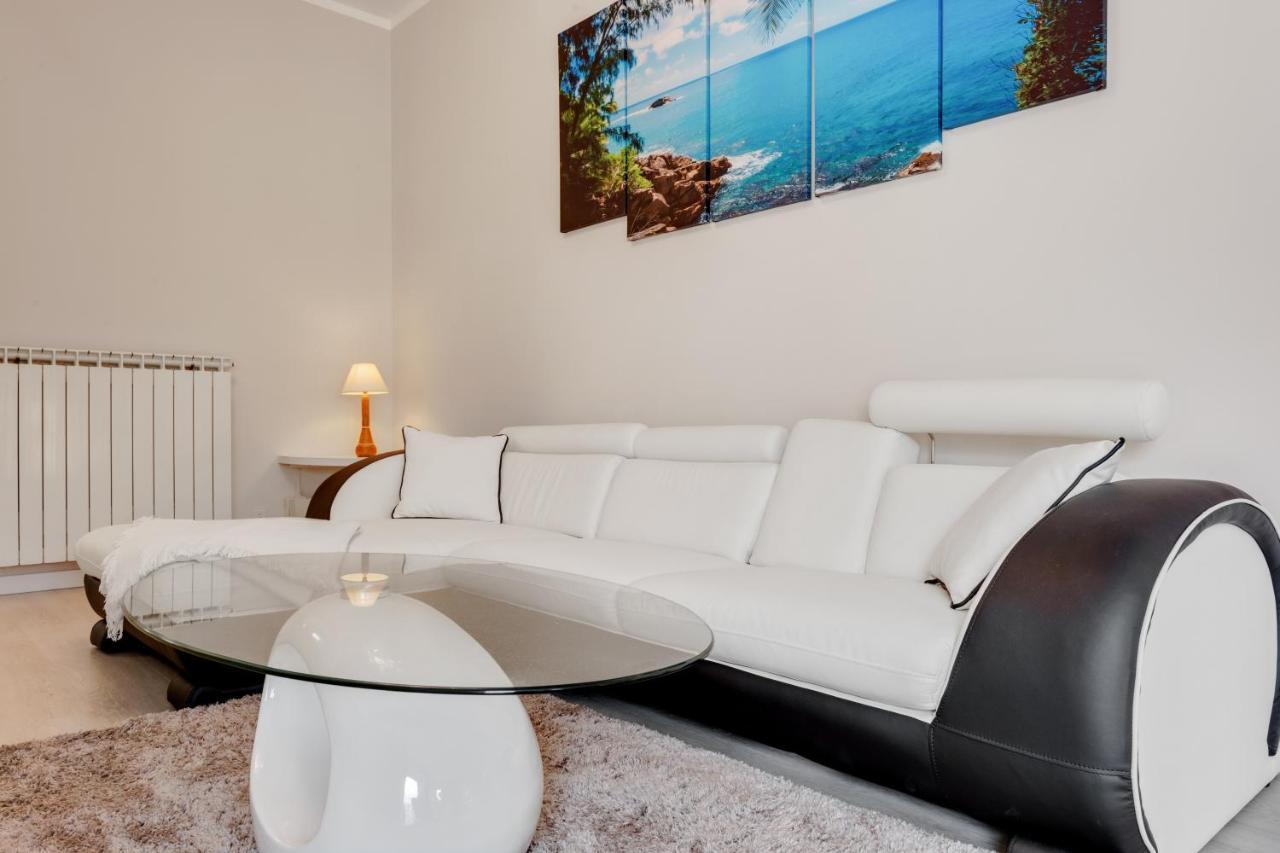 Luni Mare Bright Terrace Flat With Parking Apartment Marinella di Sarzana