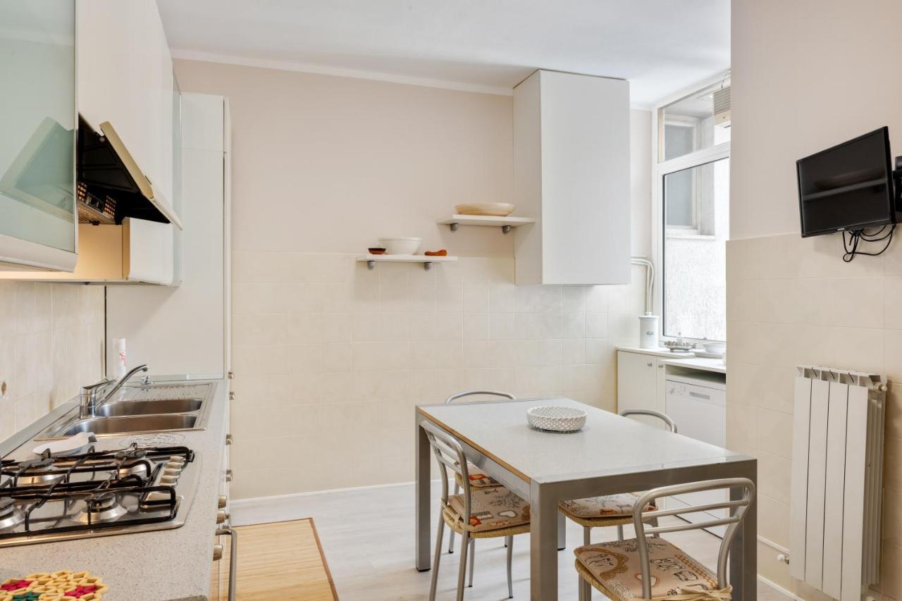 Apartment Luni Mare Bright Terrace Flat With Parking *