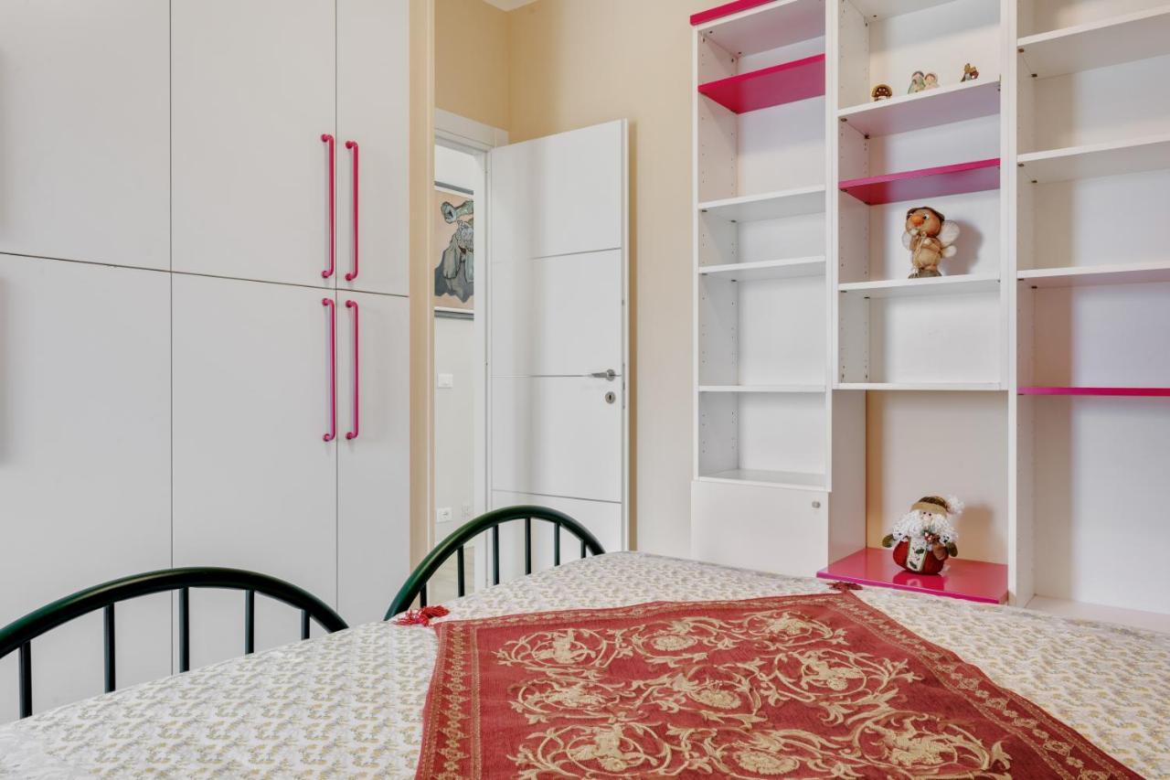 Luni Mare Bright Terrace Flat With Parking *