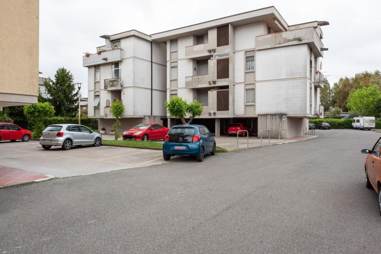 Luni Mare Bright Terrace Flat With Parking *