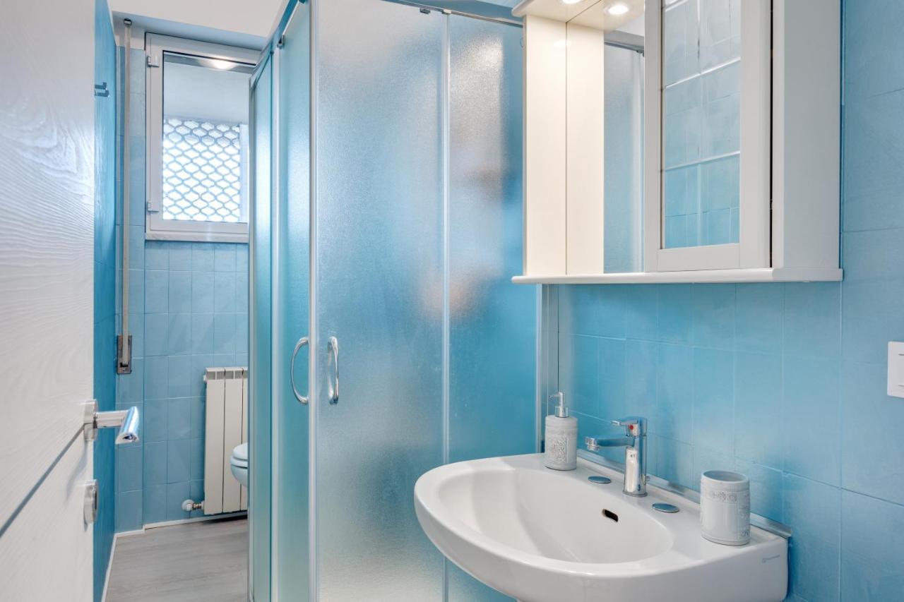 Luni Mare Bright Terrace Flat With Parking * Marinella di Sarzana